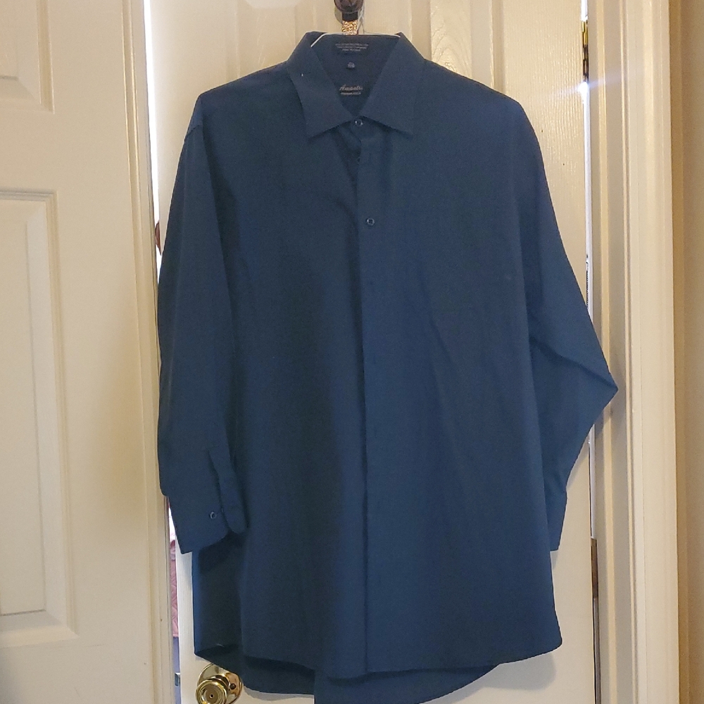 Armanti Men's Blue Button-Up Shirt